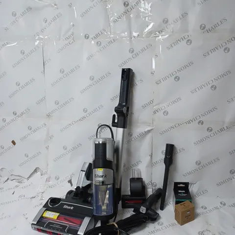 BOXED SHARK CORDED VACUUM 