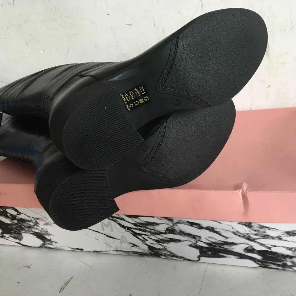 BOXED PAIR OF SIZE 38 MODA IN PELLE BLACK LEATHER BOOTS
