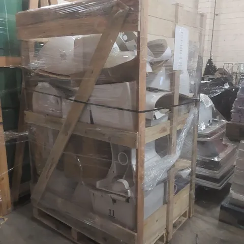 PALLET CONTAINING APPROXIMATELY 25x MIXED TOILETS, CISTERNS, URINALS, BASINS & PEDESTALS