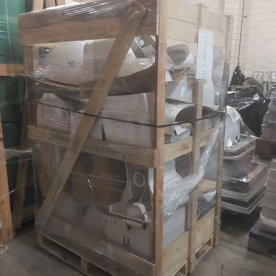 PALLET CONTAINING APPROXIMATELY 25x MIXED TOILETS, CISTERNS, URINALS, BASINS & PEDESTALS