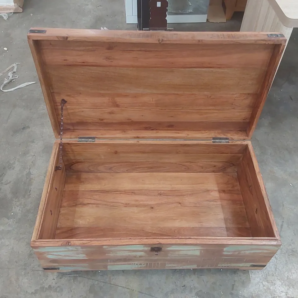 BRUNING OLD DISTRESSED PAINTED TEAK TRUNK ON WHEELS