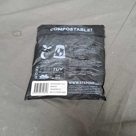 SEALED STEPONE BOXER BREIF FLY MEDIUM SNOWBALLS 