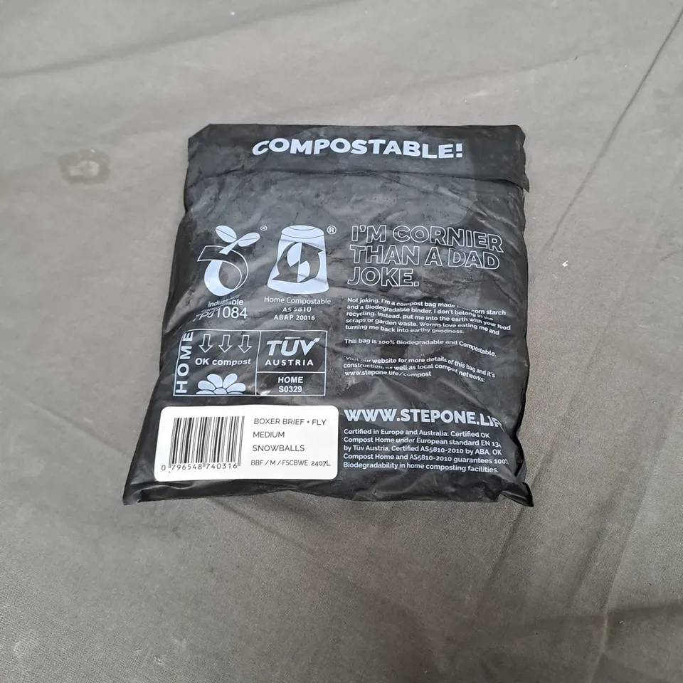 SEALED STEPONE BOXER BREIF FLY MEDIUM SNOWBALLS 