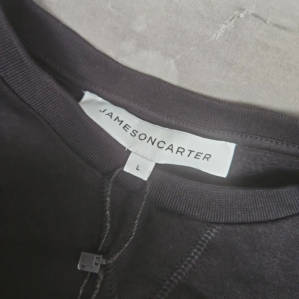 JAMESON CARTER ROUND NECK JUMPER IN BLACK - LARGE