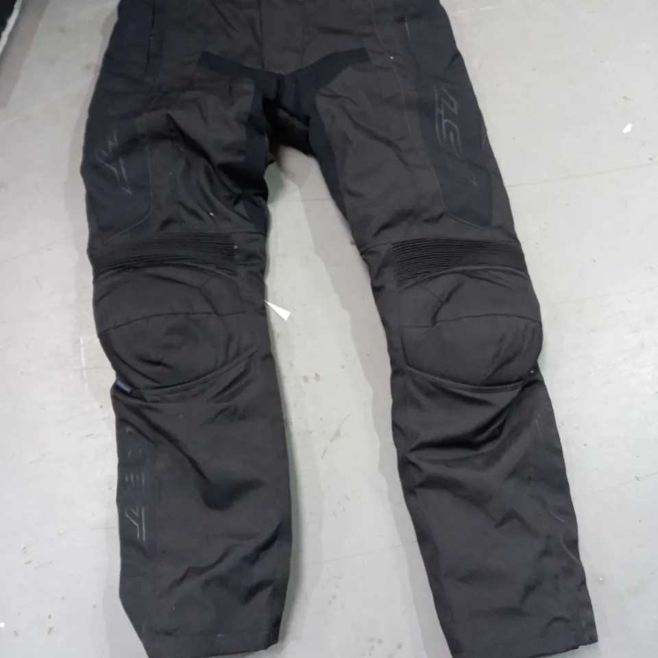 PAIR OF RST MOTORCYCLE PANTS SIZE M/32