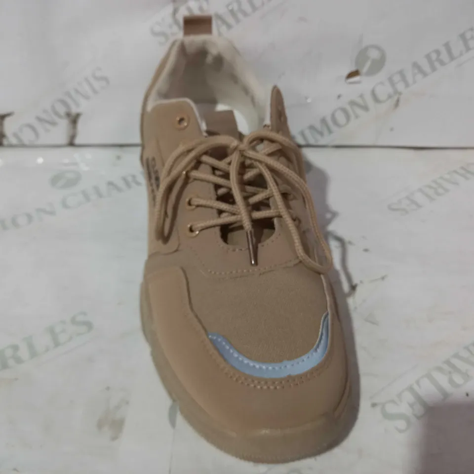 BOXED PAIR OF DESIGNER TRAINERS IN BEIGE/TAN EU SIZE 44