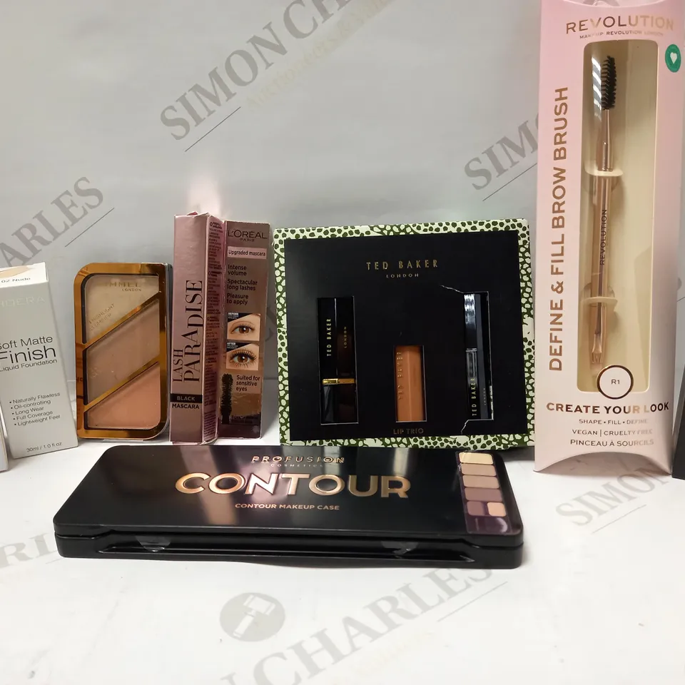 LOT OF APPROX 8 ASSORTED MAKEUP PRODUCTS TO INCLUDE TED BAKER LIP TRIO SET, REVOLUTION BROW PENCIL, PHOERA SETTING SPRAY, ETC