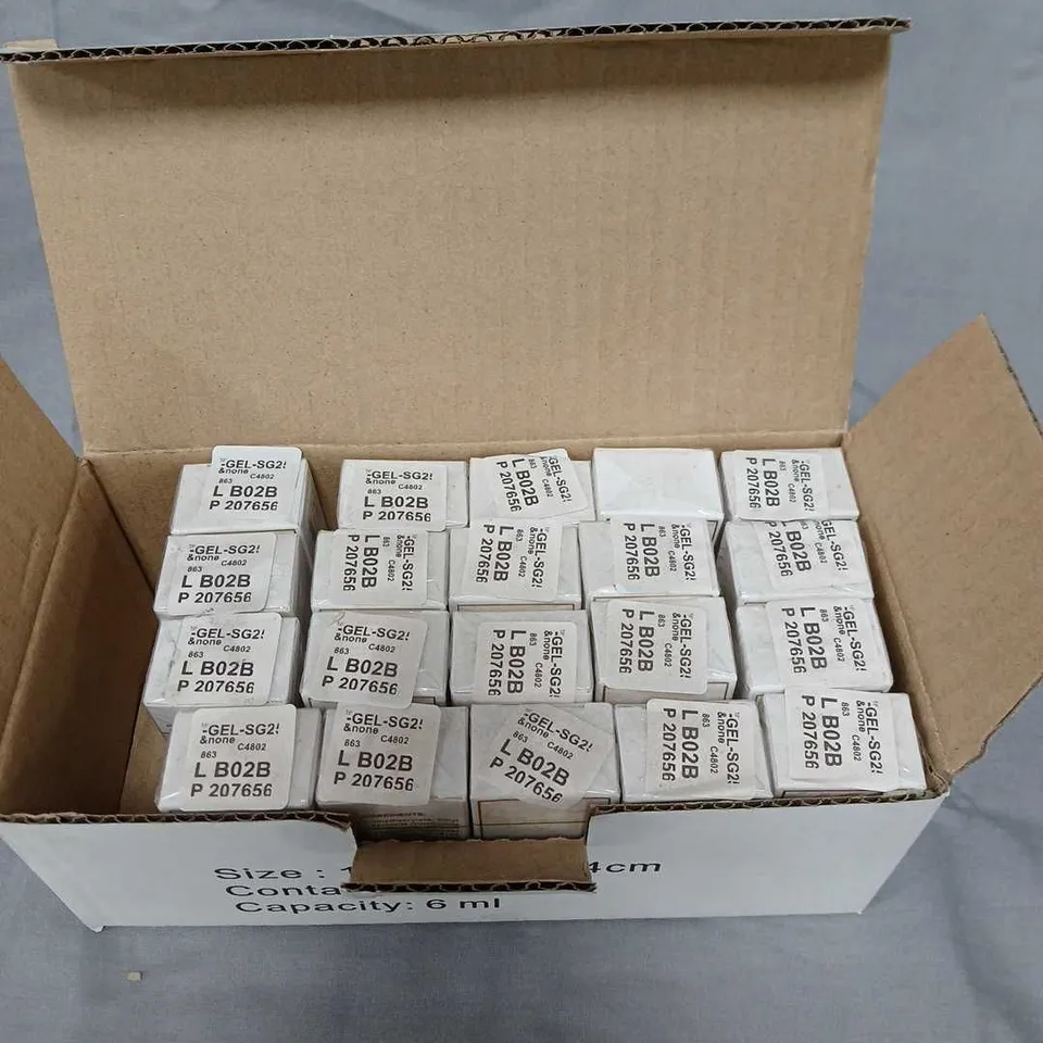 BOX OF APPROXIMATELY 20 SEALED BORN PRETTY COLOUR COAT - COLOURS MAY VARY - 6ML PER BOTTLE