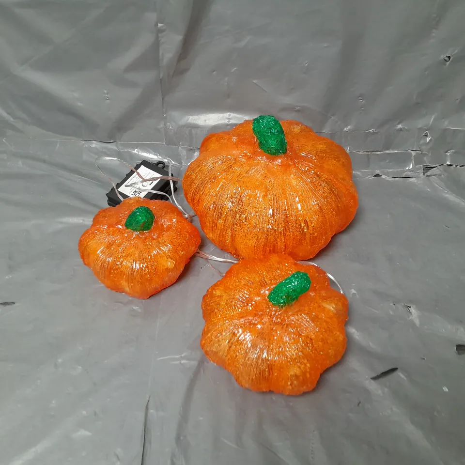 BOXED 3 OUTDOOR ACRYLIC PUMPKIN LIGHTS  RRP £25.99