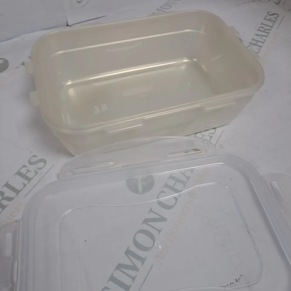 BOX OF 8 ASSORTED TUPPER WEAR 