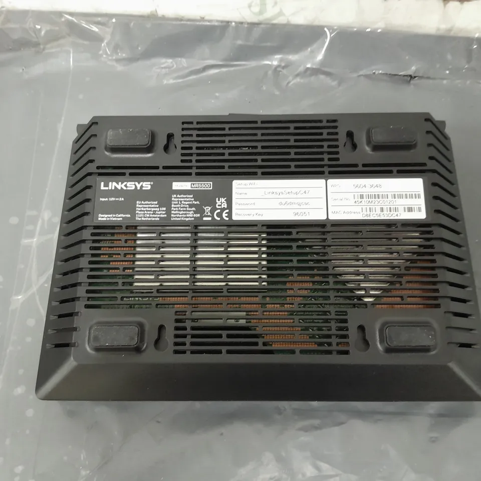 LINKSYS WIFI ROUTER - MODEL MR5500