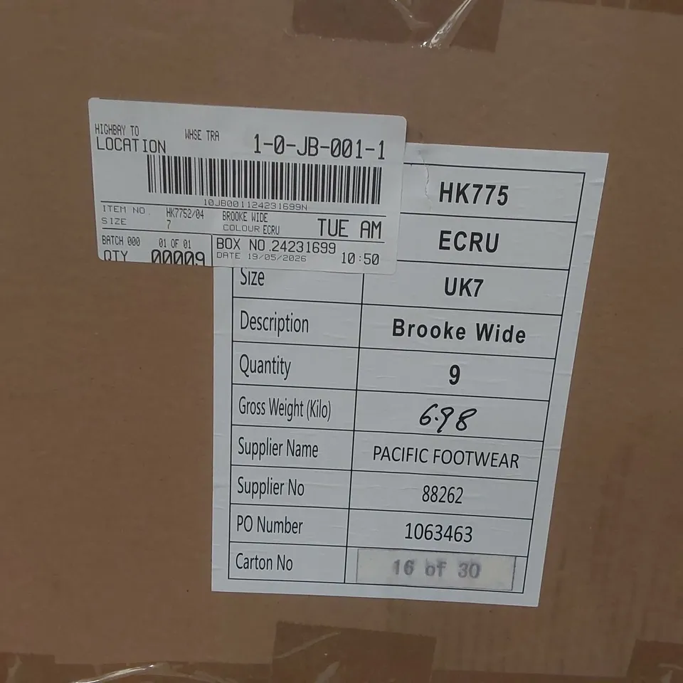 BOX CONTAINING APPROXIMATELY 7x BRAND NEW SIMPLY BE ECRU BROOKE WIDE SHOES - SIZE 7