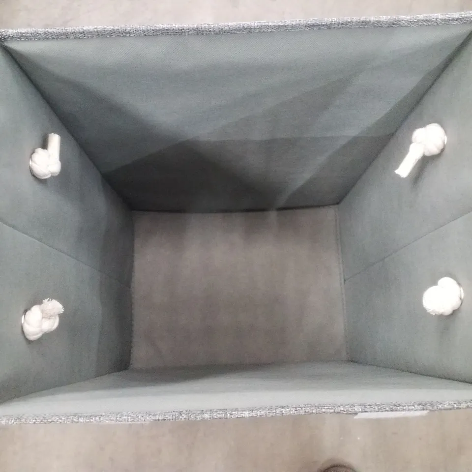 GREY FABRIC LAUNDRY HAMPER