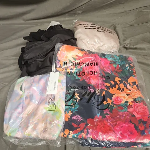 APPROXIMATELY 20 ASSORTED CLOTHING ITEMS IN VARIOUS STYLES AND SIZES 