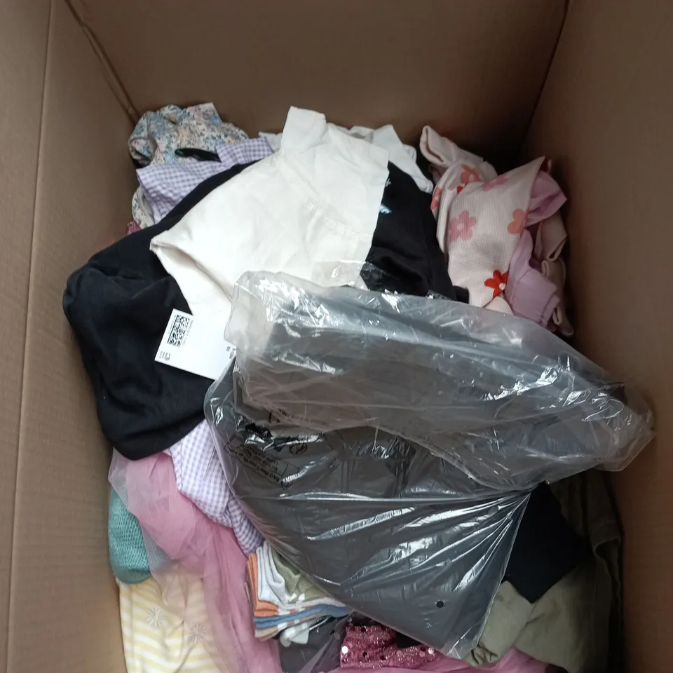 BOX OF APPROXIMATELY 30 ASSORTED CHILDRENS CLOTHING ITEMS TO INCLUDE PRIMARK BABY, M & S ETC