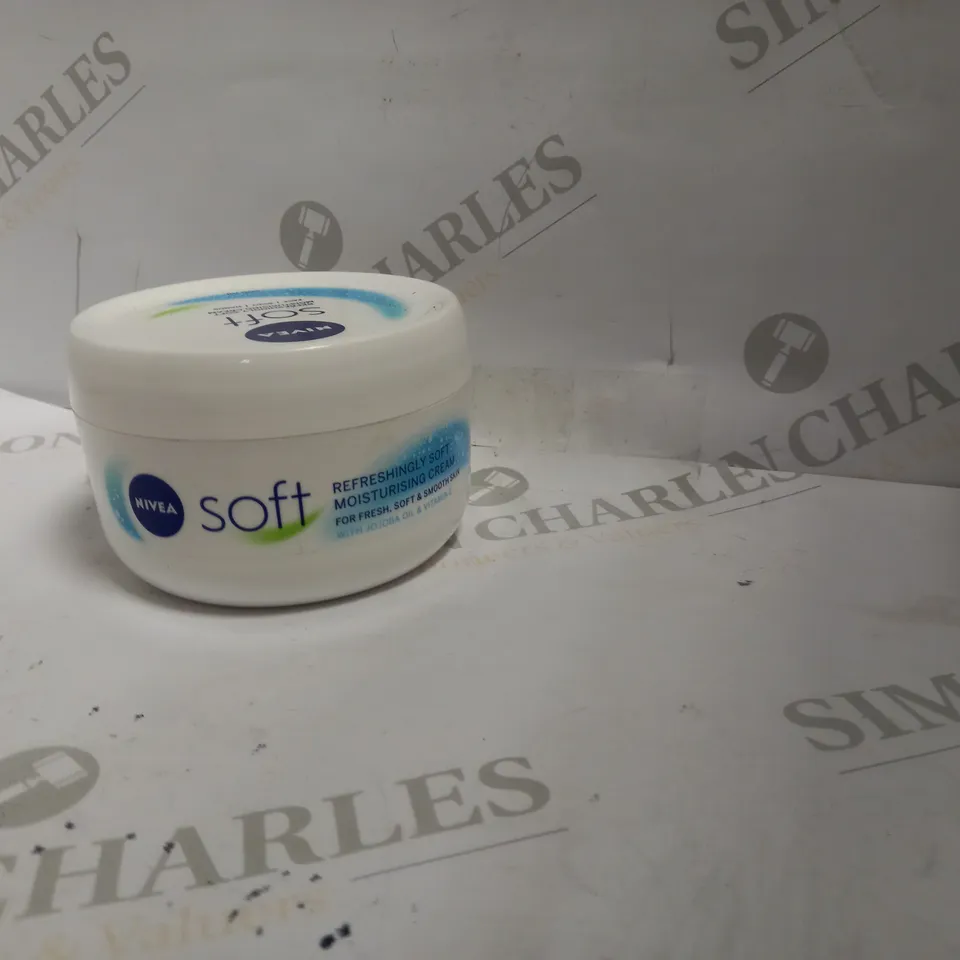 NIVEA SOFT REFRESHINGLY SOFT MOISTURISING CREAM 500ML