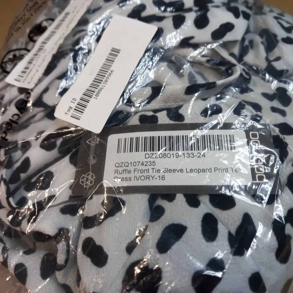 PACKAGED BOOHOO IVORY RUFFLE FRONT TIE SLEEVE LEOPARD PRINT TEA DRESS - SIZE 16