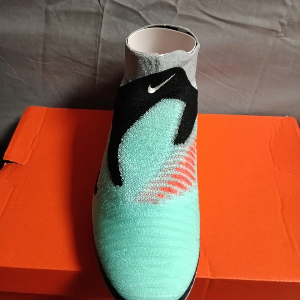 BOXED PAIR OF NIKE PHANTOM 6 HIGH ELITE BOOTS - UK SIZE 7.5