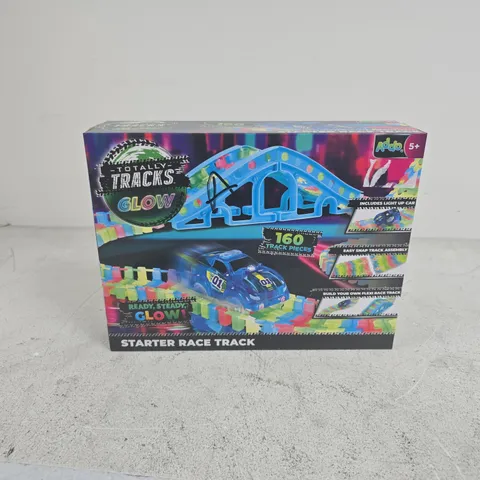 BOXED TOTALLY TRACKS GLOW STARTER RACE TRACK
