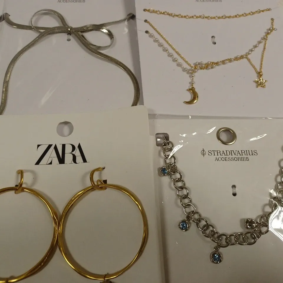 LOT OF 11 ASSORTED COSTUME JEWELLERY AND WATCH ITEMS 
