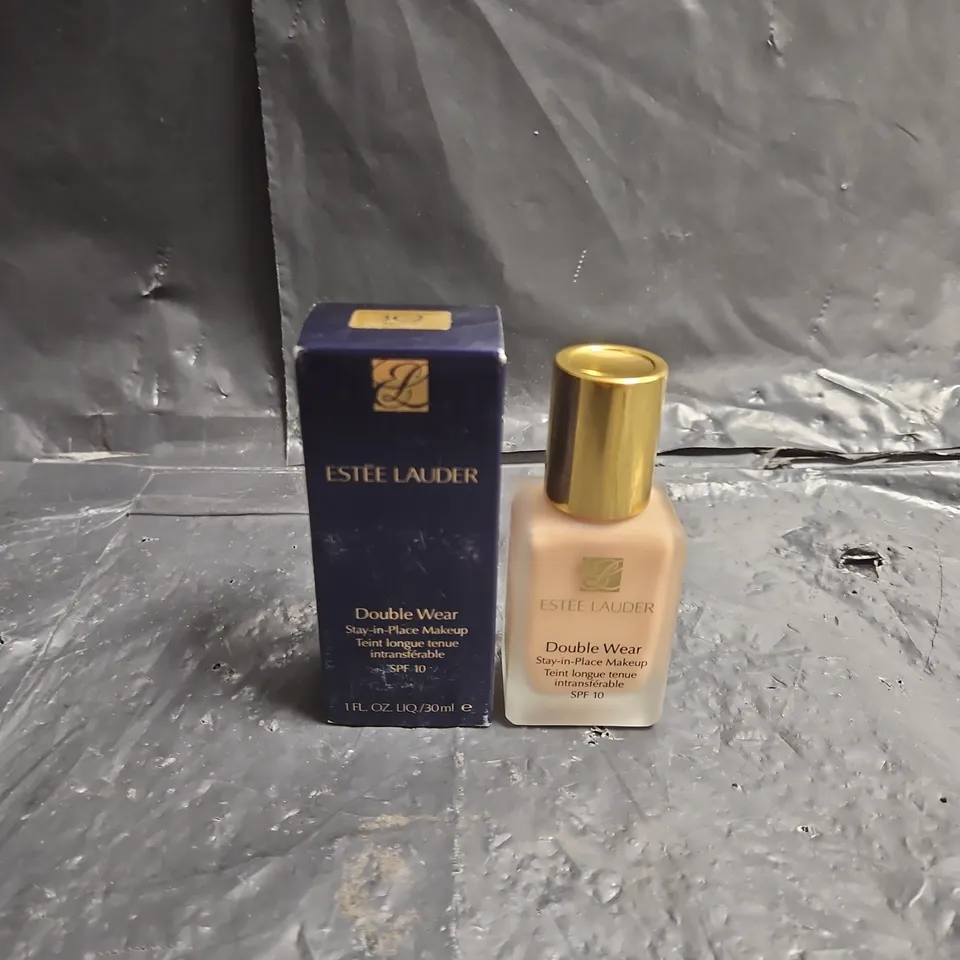 ESTÉE LAUDER DOUBLE WEAR STAY-IN-PLACE MAKEUP FOUNDATION – PEBBLE (3C2), 30 ML