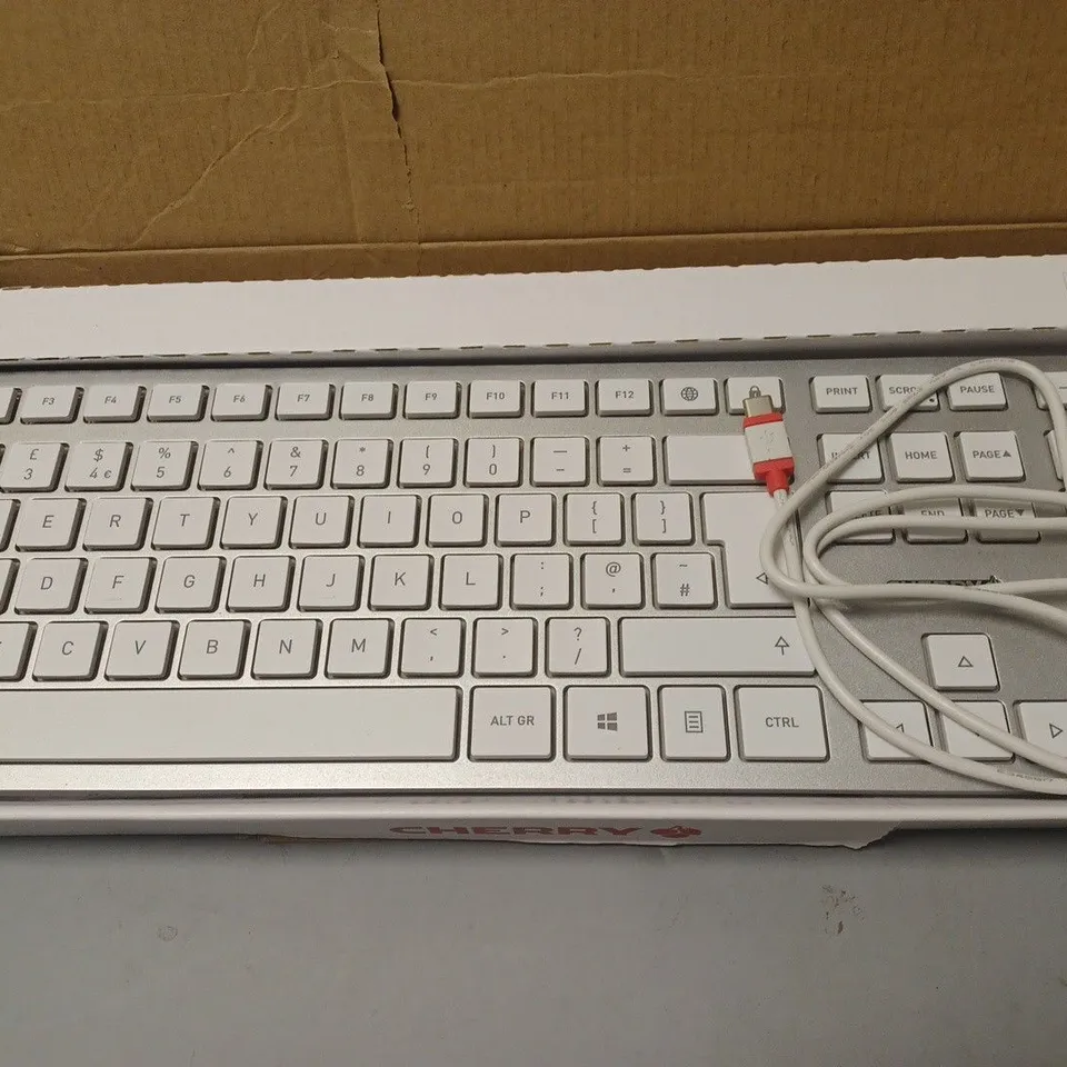 CHERRY UK LAYOUT KEYBOARD