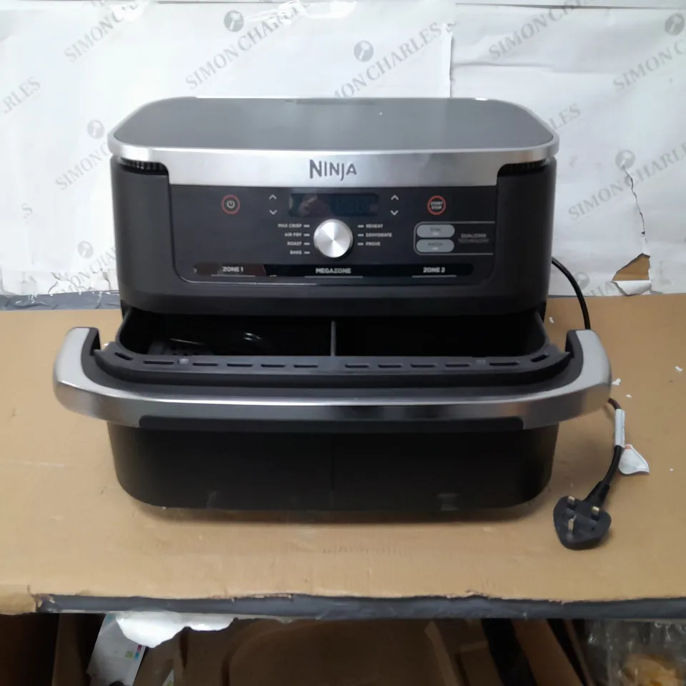 BOXED NINJA 10.4L FOODI FLEXDRAWER DUAL AIR FRYER IN BLACK AF500UK