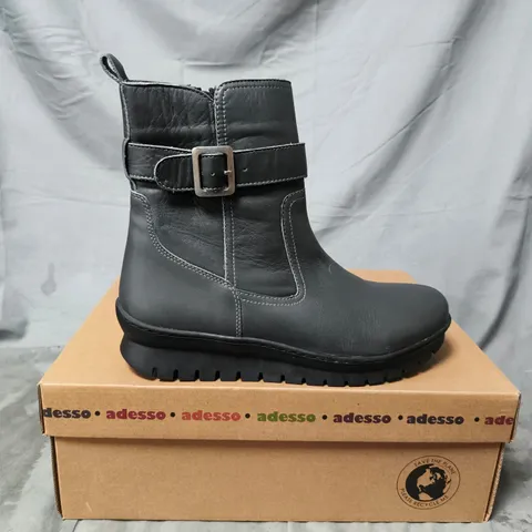 BOXED PAIR OF ADESSO GREY ANKLE BOOTS WITH BUCKLE STRAP – WOMEN'S, SIZE 39