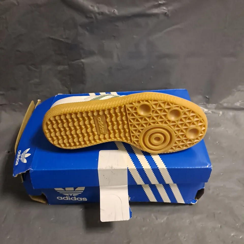 BOXED PAIR OF ADIDAS KIDS SAMBA OG SHOES IN WHITE/GREEN SIZE UK 10K