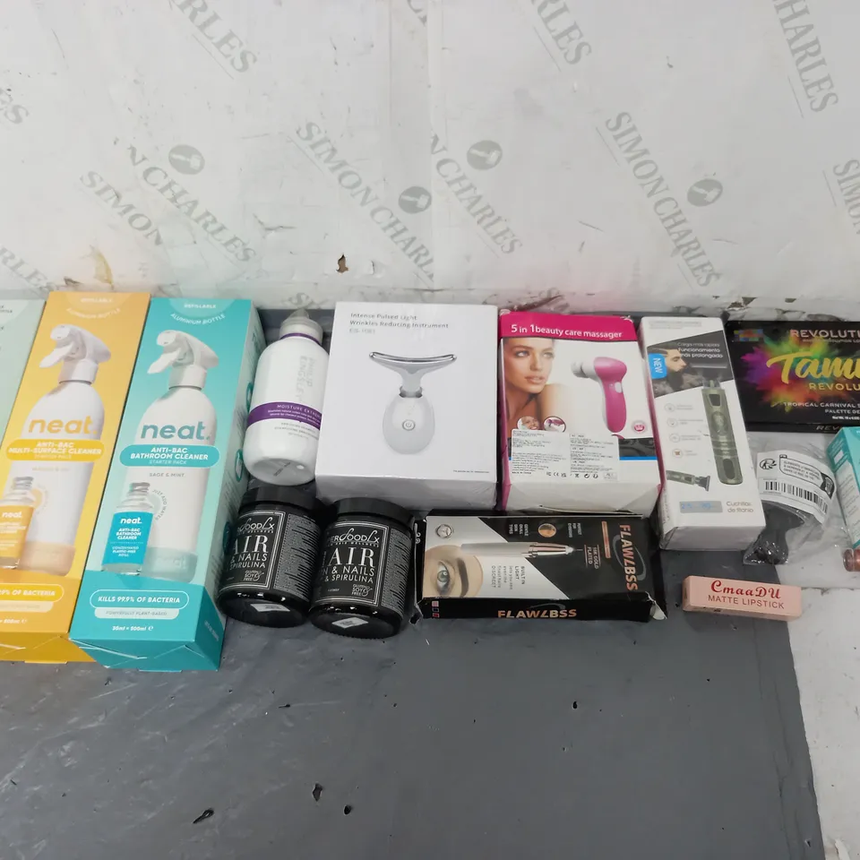 BOX OF APPROXIMATELY 12 ASSORTED COSMETIC ITEMS TO INCLUDE - NEAT PACKS - WRINKLE REDUCE INSTRUMENT - REVOLUTION TAMMI ETC. 