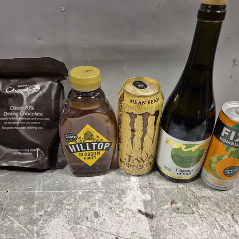 APPROXIMATELY 10 ASSORTED FOOD/DRINK PRODUCTS TO INCLUDE MONSTER DRINK, HILLTOP HONEY, FIX8 KOMBUCHA ETC