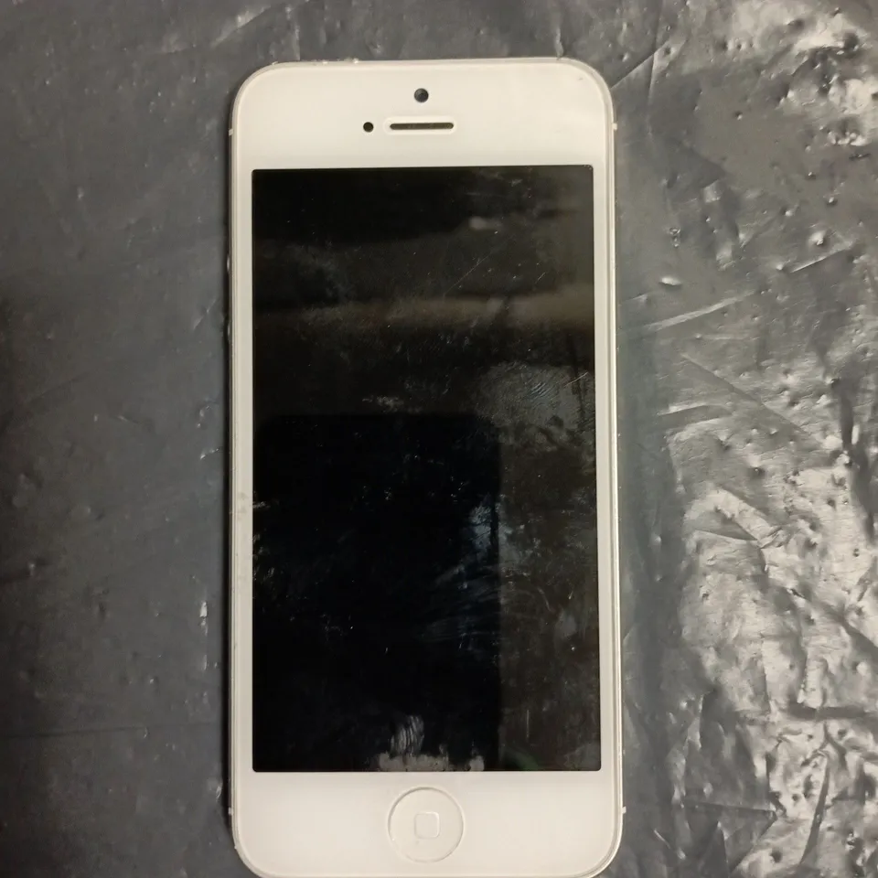 APPLE IPHONE 5 SMARTPHONE 