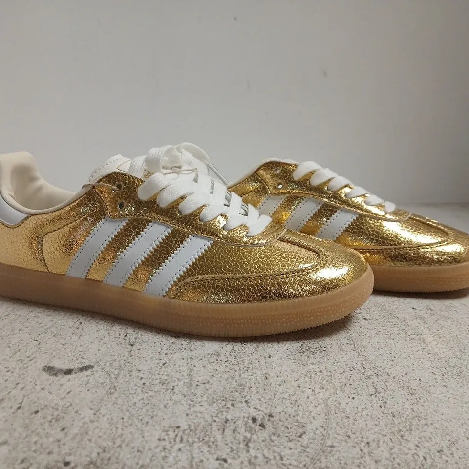 PAIR OF ADIDAS SAMBA TRAINERS IN METALLIC GOLD/WHITE SIZE UK 6