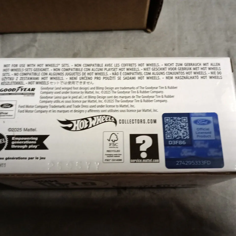 SEALED AND BOXED HOT WHEELS FORD GT40 MK11 DIE CAST CAR