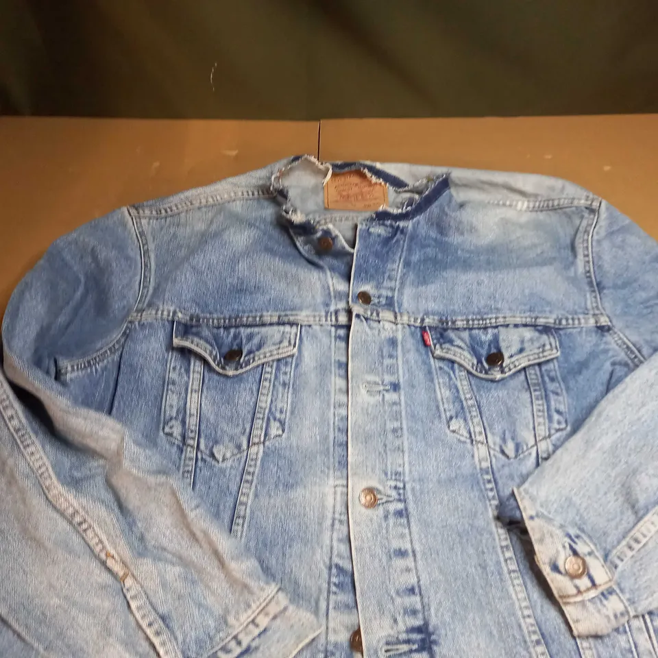 LEVIS STRAUSS DENIM JACKET SIZE XXL