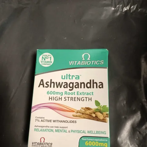 APPROXIMATELY 7 ASSORTED VITAMINS AND SUPPLEMENTS INCLUDING HIGH STRENGTH ROOT EXTRACT , KOOL N SOOTHE COOLING GEL SHEET AND BOOTS 3 YEARS PLUS VITAMIN C