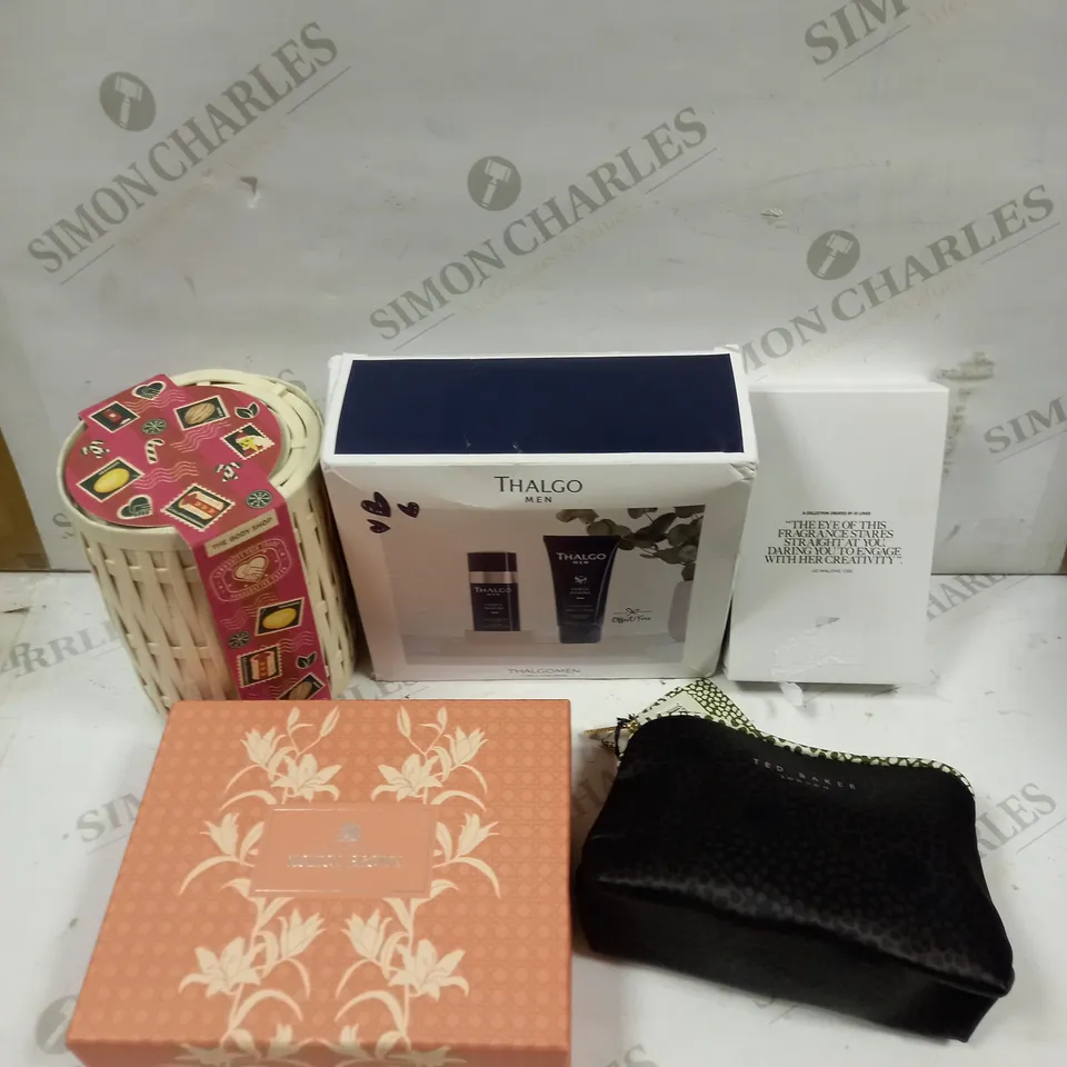 BOX OF 5 COSMETIC GIFTS SETS TO INCLUDE THALGO MEN SHOWER SET, MOLTON BROWN BATH & BODY, TED BAKER ETC