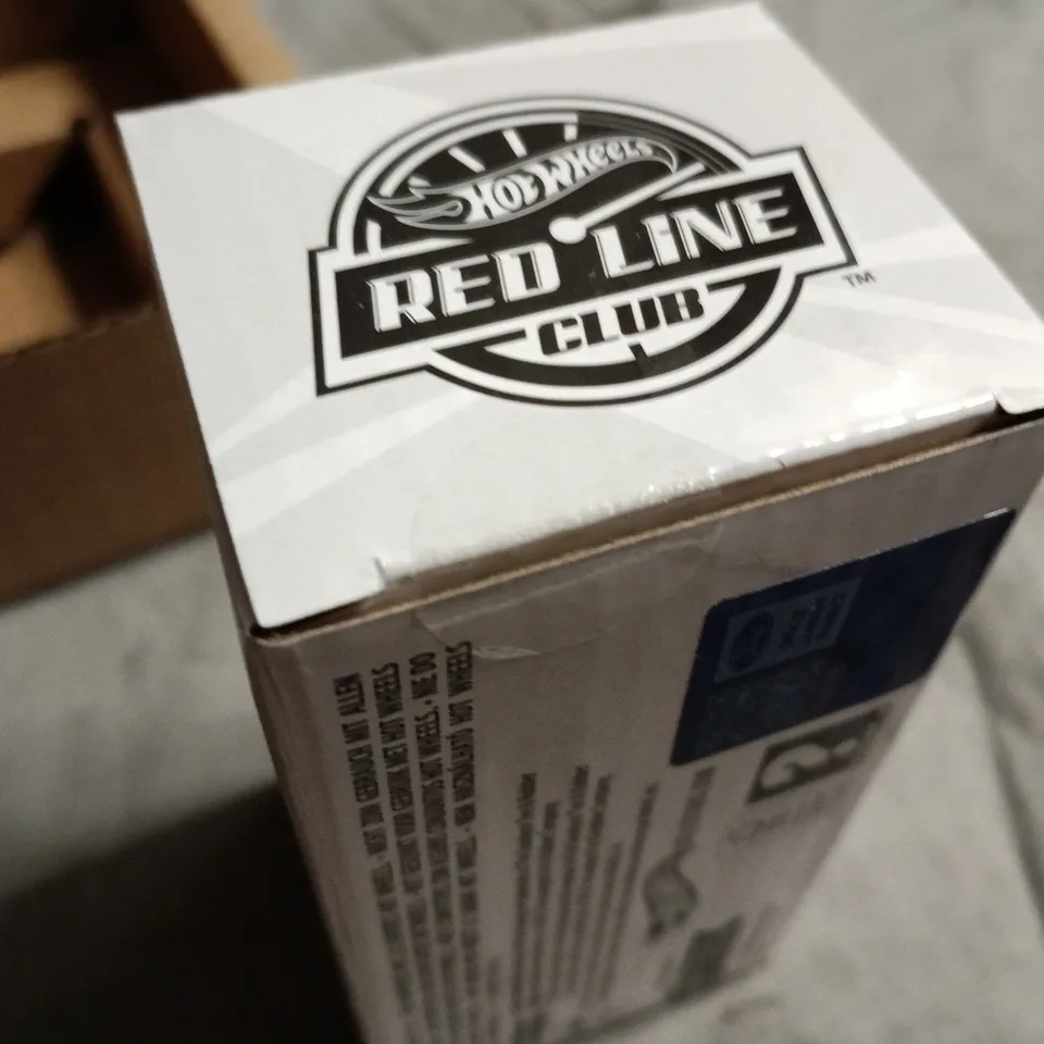 SEALED AND BOXED HOT WHEELS FORD GT40 MK11 DIE CAST CAR