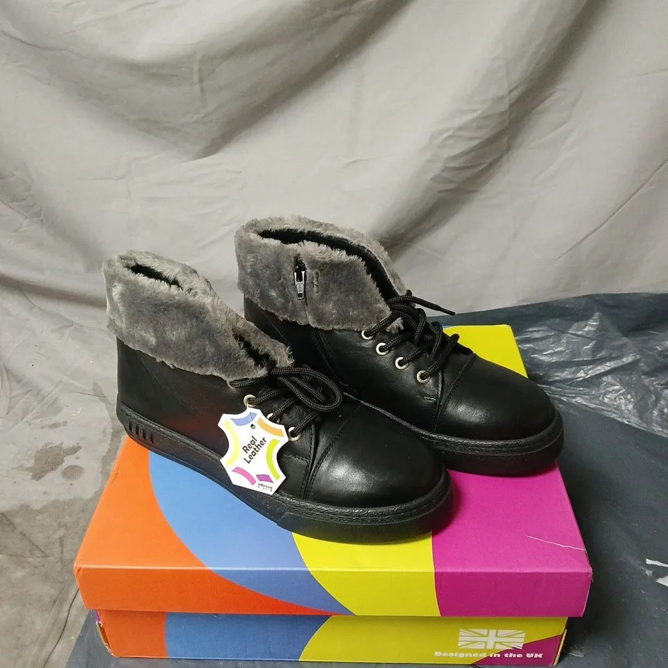 ADESSO ALOE BOOT LIQOURICE SIZE 41 BOXED