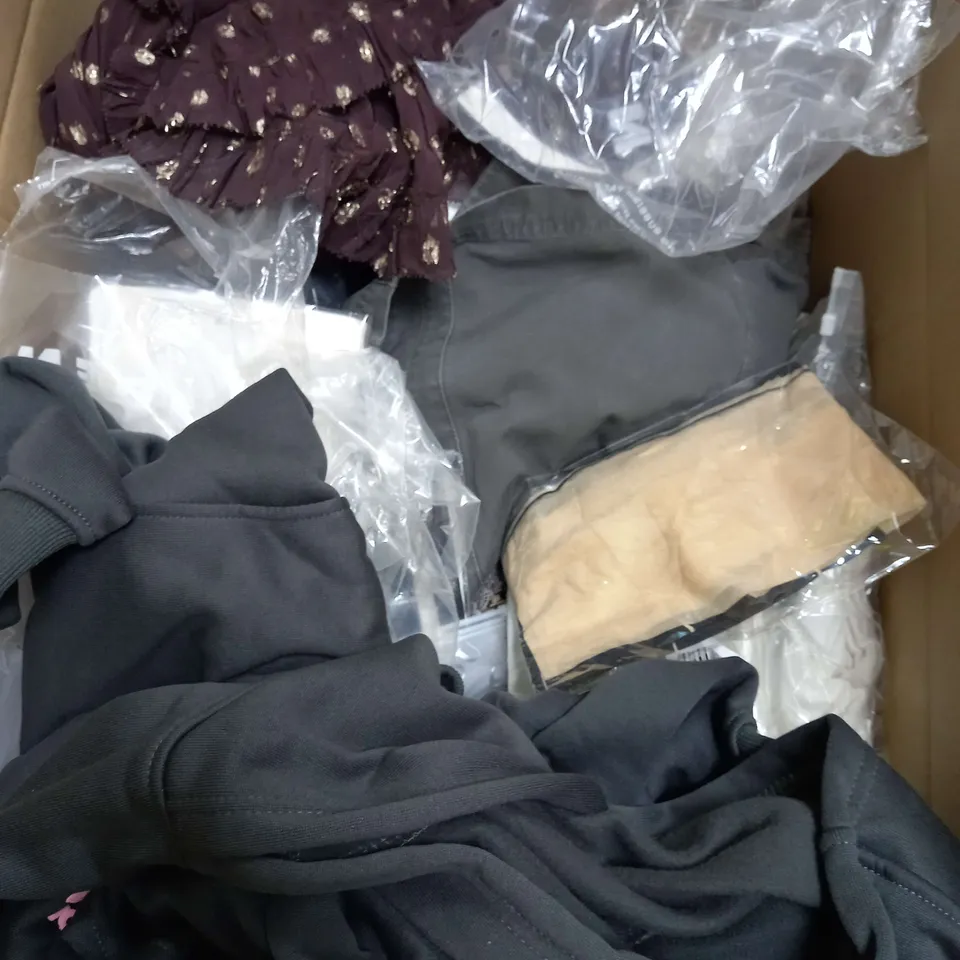 BOX OF APPROXIMATELY 25 ASSORTED CLOTHING ITEMS TO INCUDE - TROUSERS , BAG , SWIMSUIT ETC