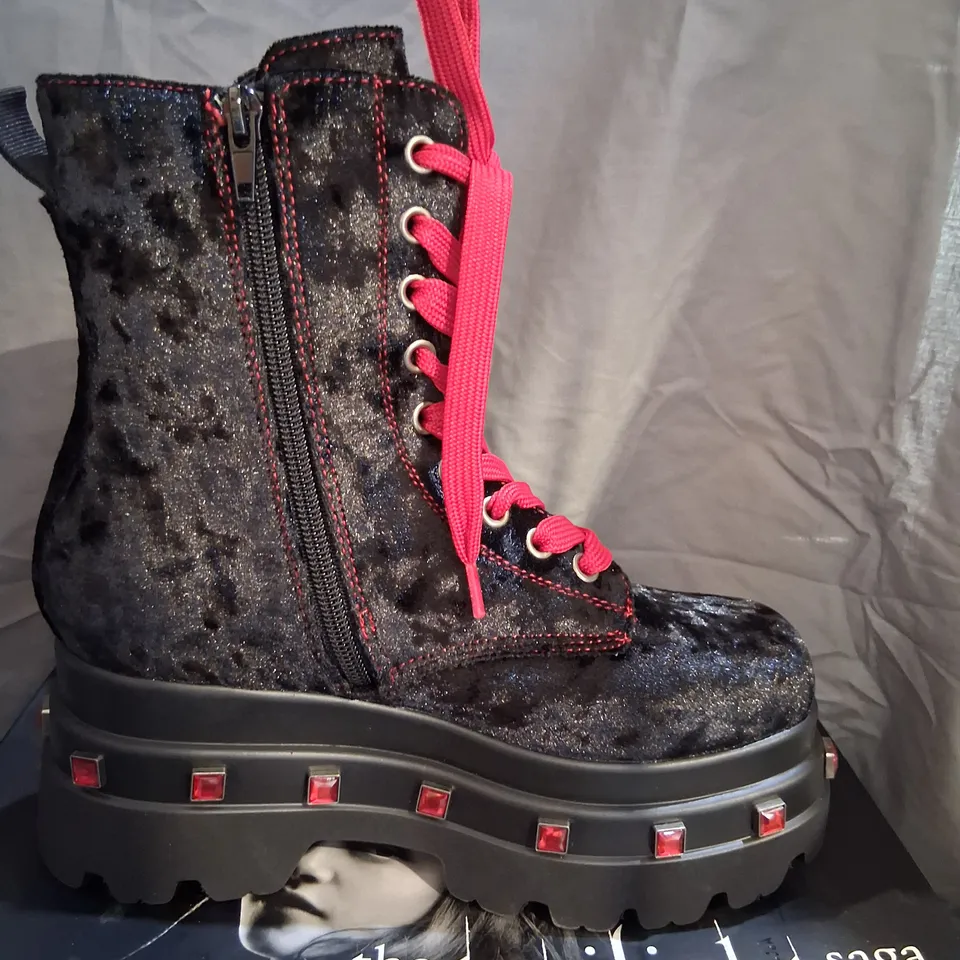 BRAND NEW BOXED KOI X THE TWILIGHT SAGA VOLTEREA VELVET CROW PLATFORM BOOTS SIZE 3