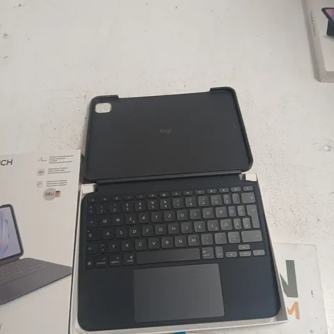 LOGITECH COMBO TOUCH KEYBOARD CASE WITH TRACKPAD FOR IPAD PRO 11-INCH (4TH GEN) – BOXED DEUTS LAYOUT