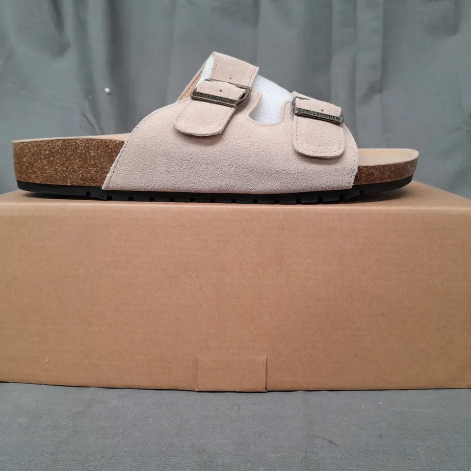 BOXED PAIR OF EVELLYHOOTD OPEN TOE SANDALS IN BEIGE EU SIZE 40