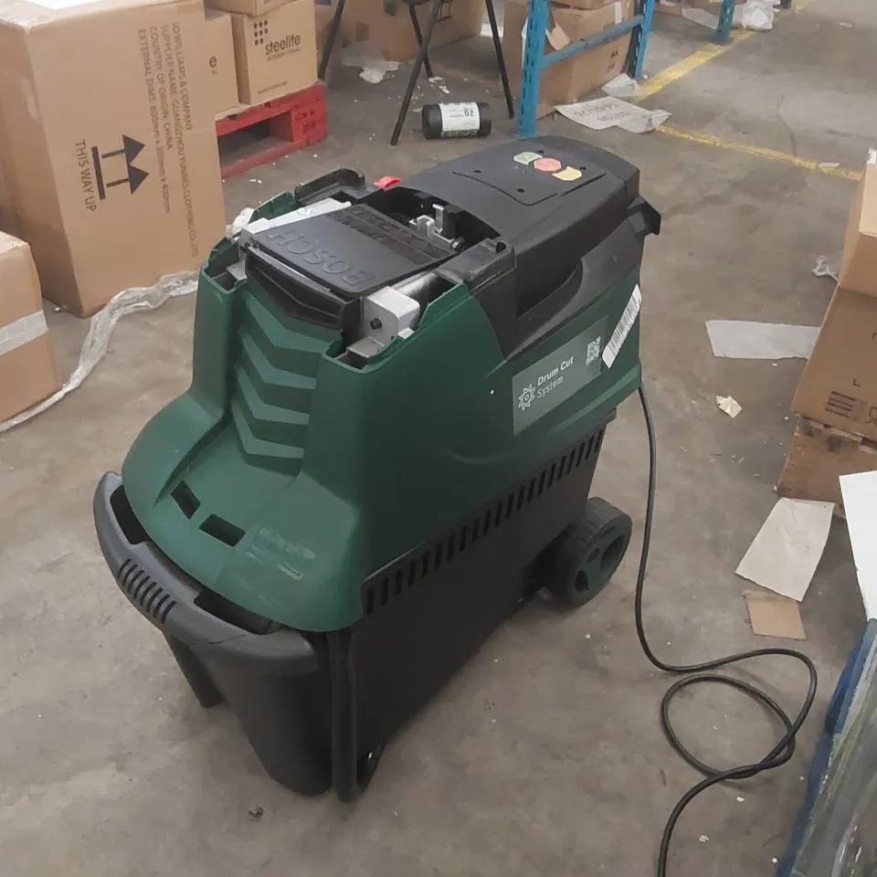 BOXED BOSCH AXT 25 D WOOD CHIPPER