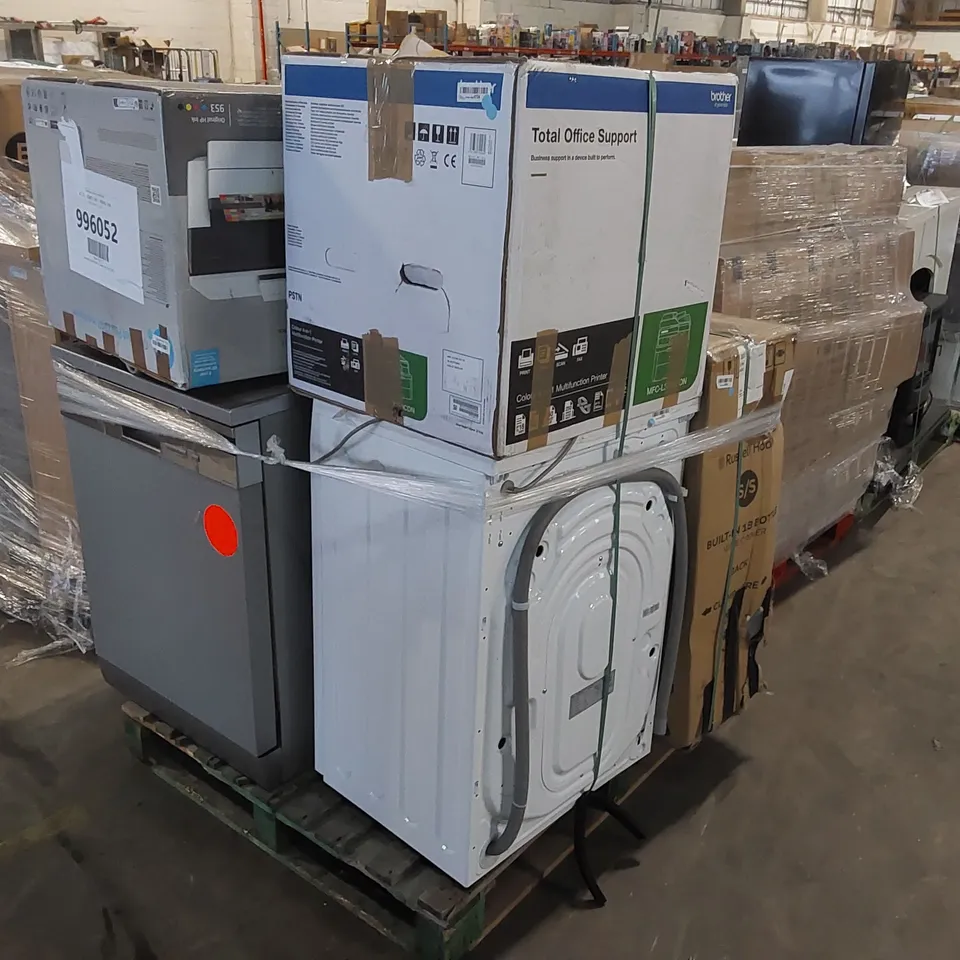 PALLET OF ASSORTED ITEMS INCLUDING: