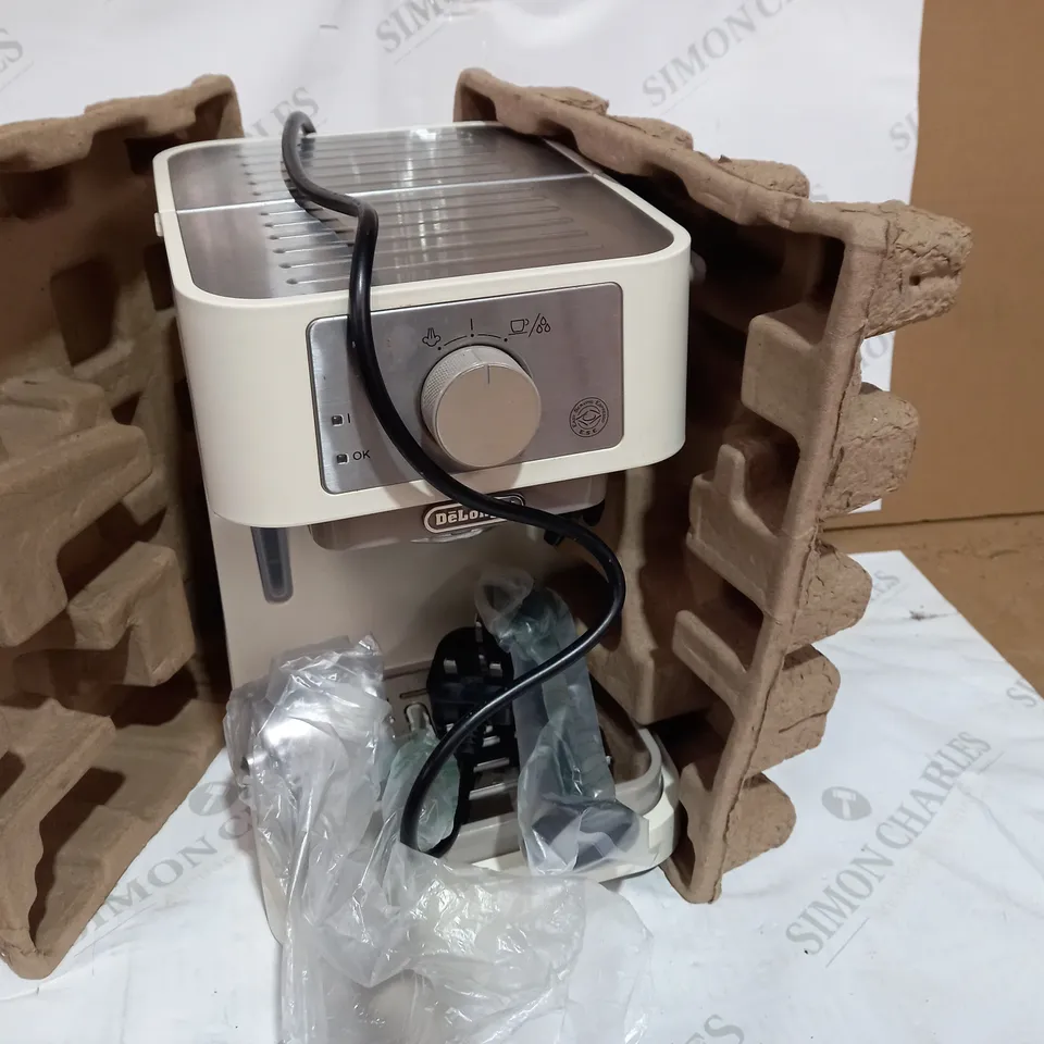 DE'LONGHI MANUAL COFFEE MACHINE
