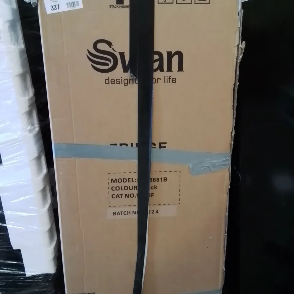 BOXED SWAN SR15681B 143CM HIGH, 55CM WIDE TALL LARDER FRIDGE - BLACK