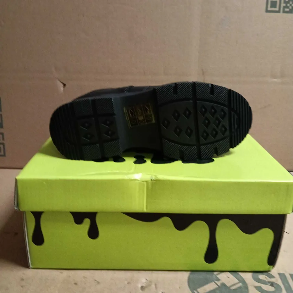 KOI KIDZ LIL RIMO CORE TRAINERS BLACK SIZE 13