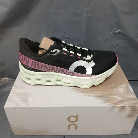 BOXED PAIR OF ON CLOUDMONSTER HYPER RUNNING TRAINERS - 9.5