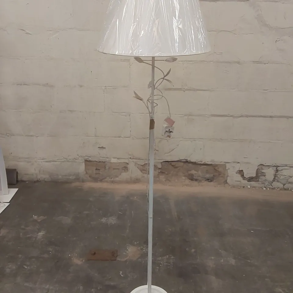 DESIGNER WOODEN FLOOR LAMP WITH SHADE
